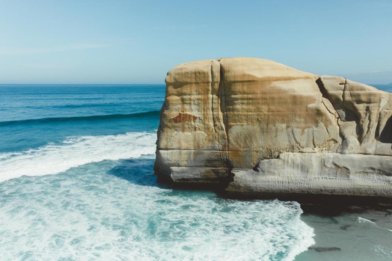 Ebb-ديوندين المظهر الخارجي الصورة The rock formation at the beach