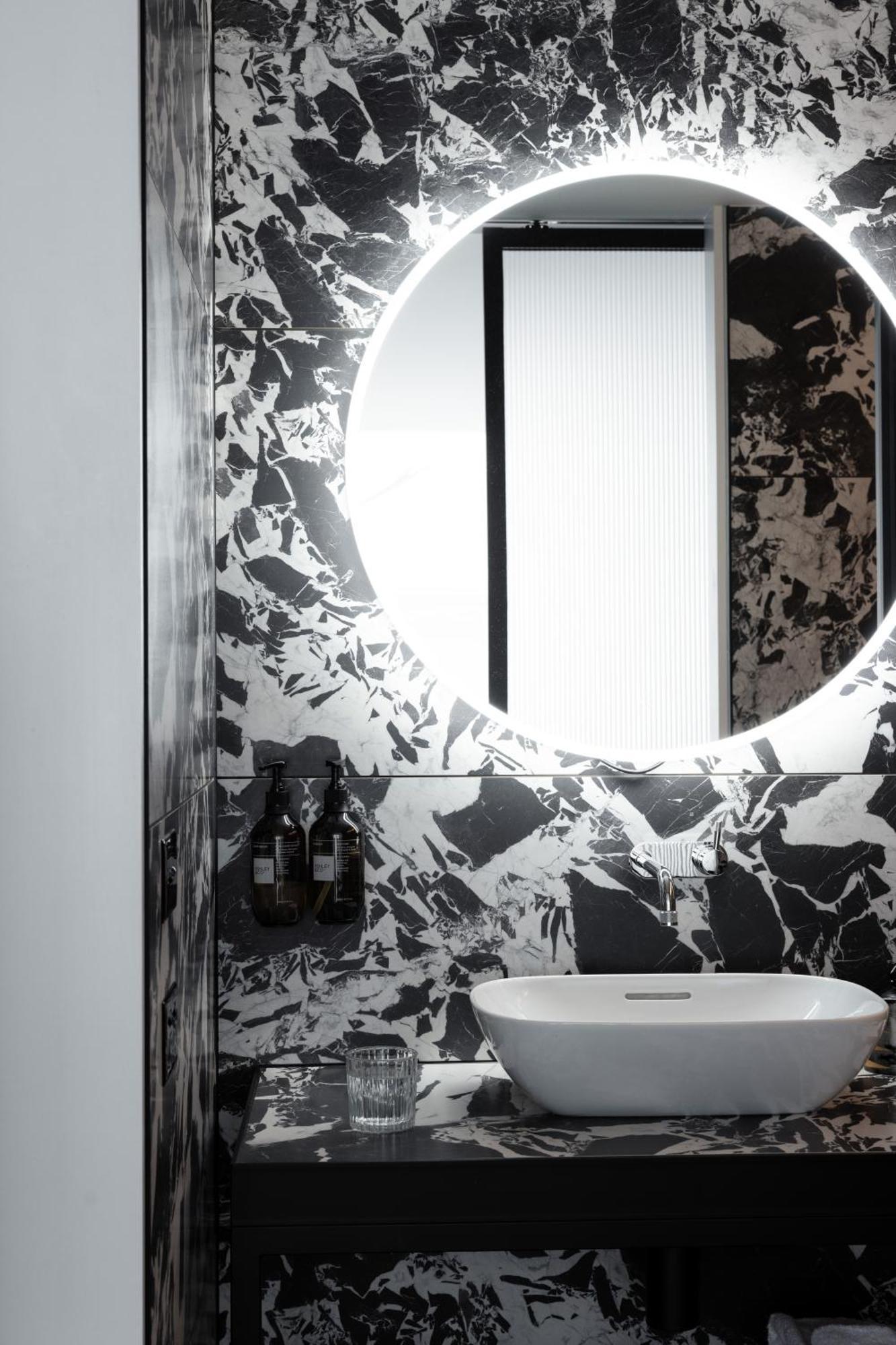 Ebb-ديوندين المظهر الخارجي الصورة Bathroom in the hotel